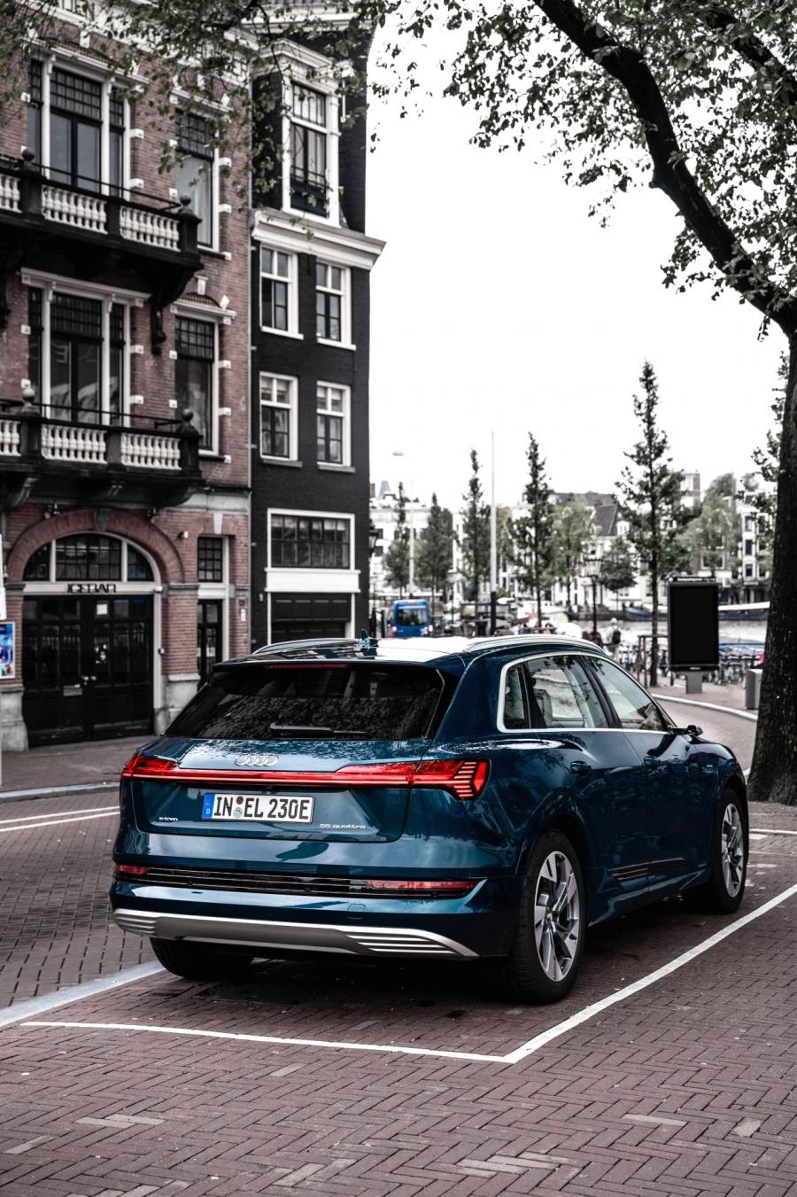  Audi e-tron 55 Quattro 2019 года  (WW) (фото 410 из 452)